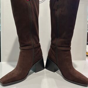 NWT Vince CAMUTO Knee High Zipper Down Suede-Like Boots with Side Buckle.